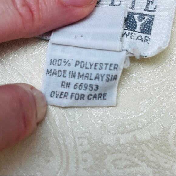 Leslie Fay Petite Sportswear Vintage cream blouse ornate pattern Size 14 PETITE - Picture 12 of 13